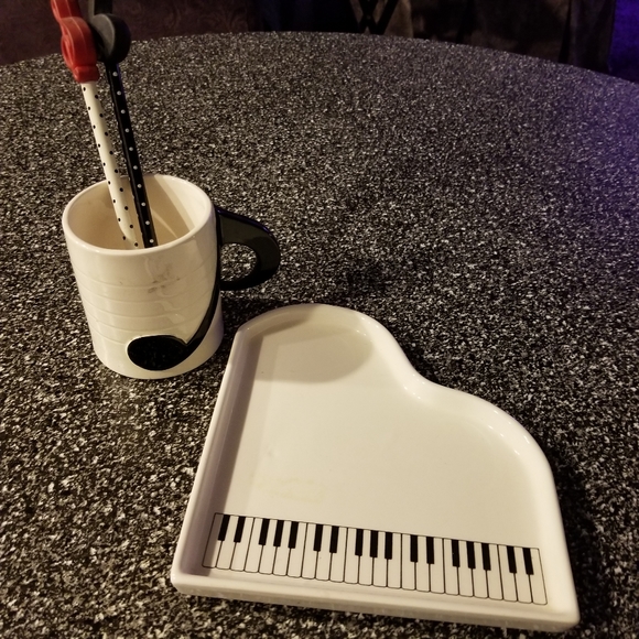 Shafford Porcelain Baby Grand plate & cup - Picture 2 of 5